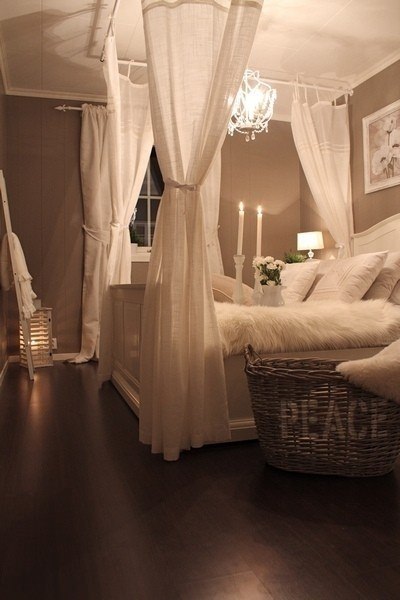 Accesories to make the room look magically romantic